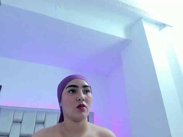 Malika-Noor webcam