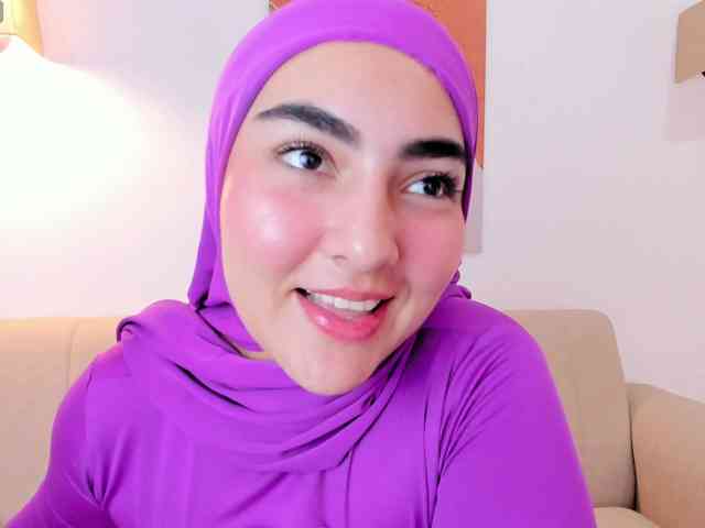Malika-Noor webcam