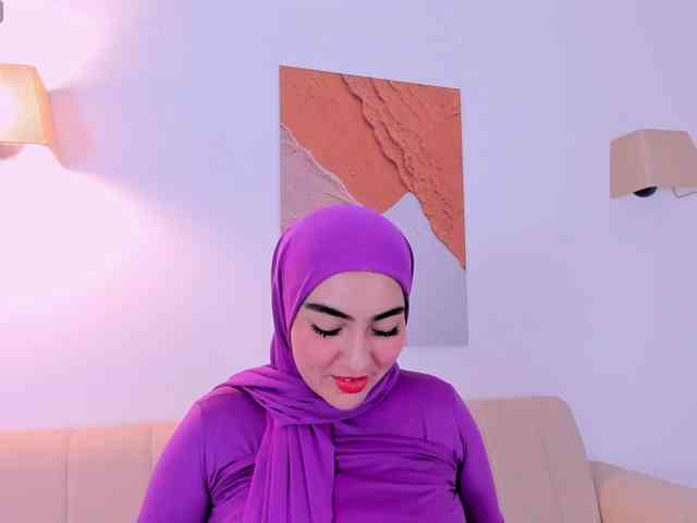 Malika-Noor webcam