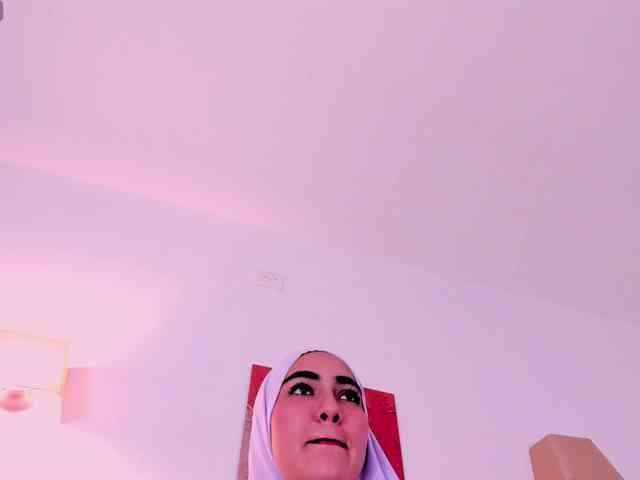 Malika-Noor webcam