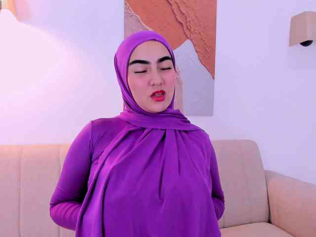 Malika-Noor webcam