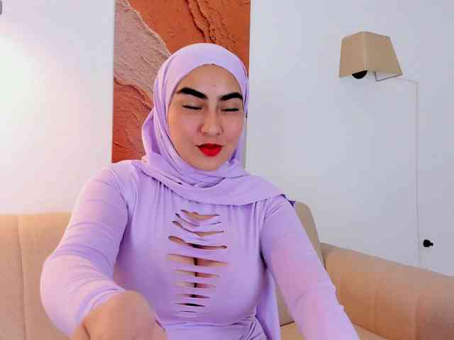 Malika-Noor webcam