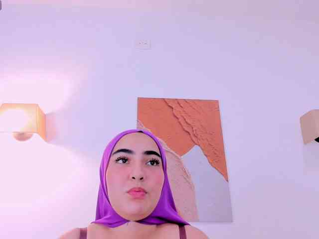 Malika-Noor webcam