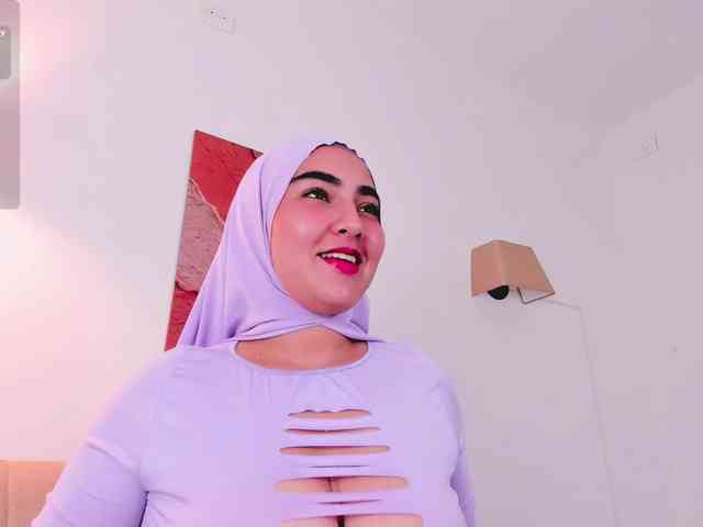 Malika-Noor webcam