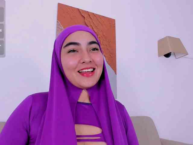 Malika-Noor webcam
