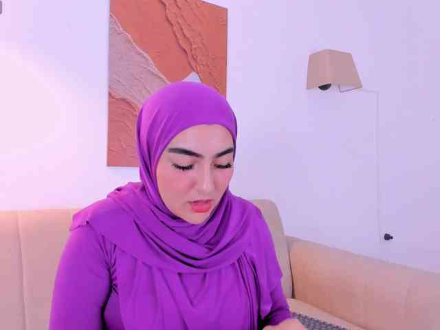 Malika-Noor webcam