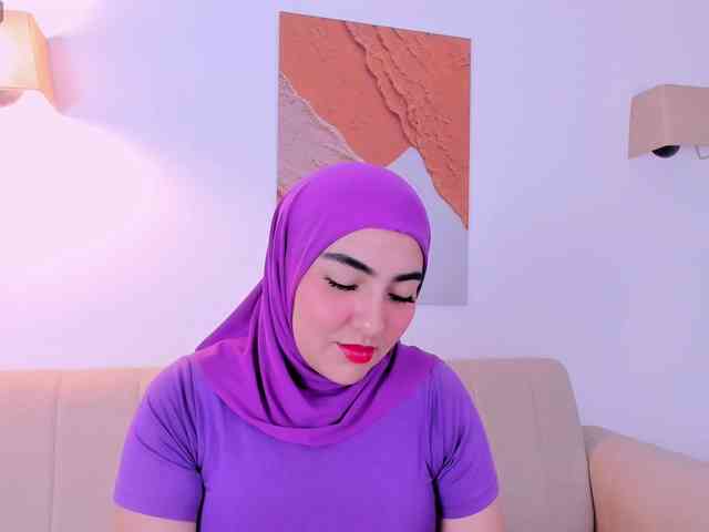 Malika-Noor webcam