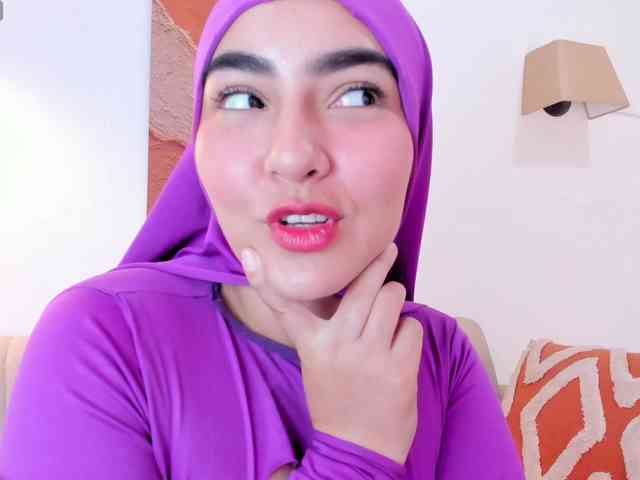 Malika-Noor webcam