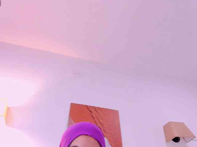 Malika-Noor webcam