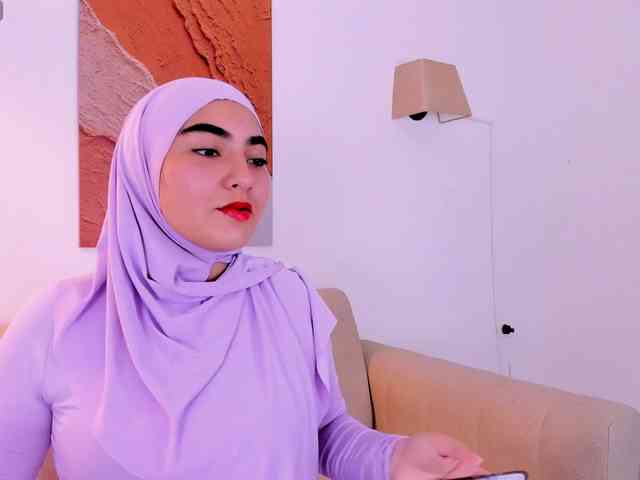 Malika-Noor webcam