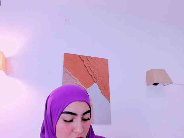 Malika-Noor webcam