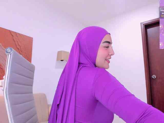 Malika-Noor webcam