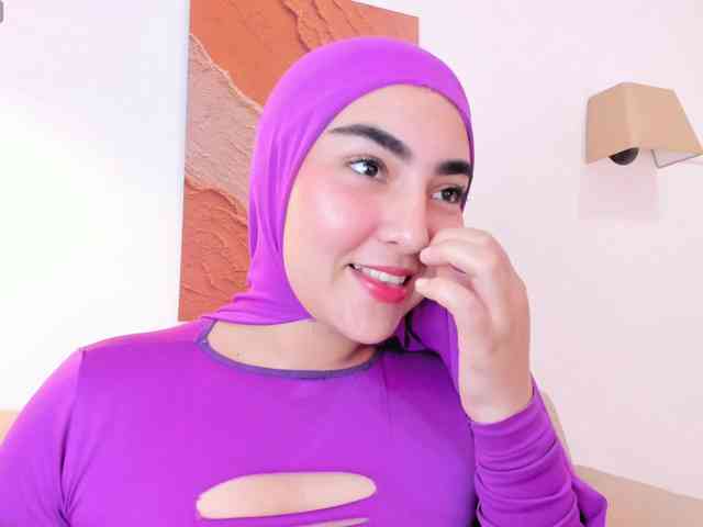 Malika-Noor webcam