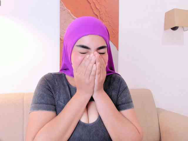 Malika-Noor webcam