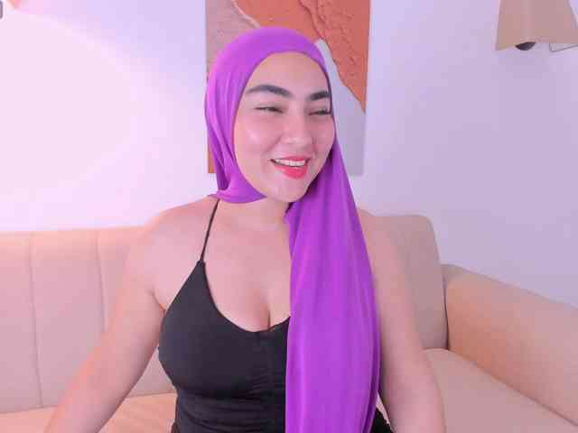 Malika-Noor webcam