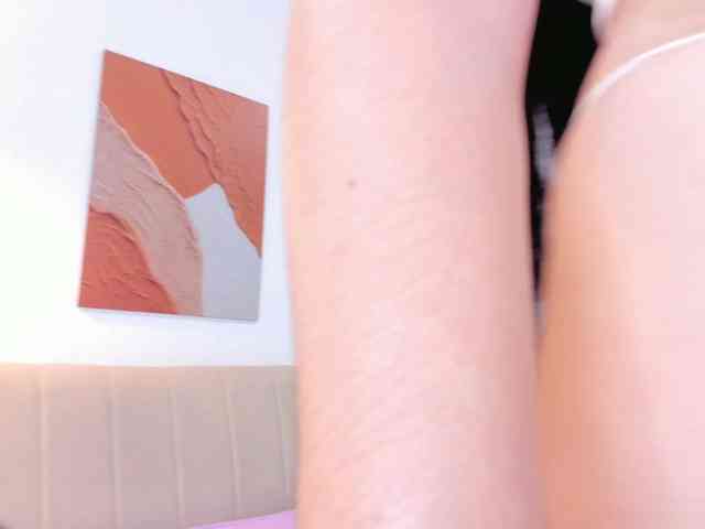 Malika-Noor webcam