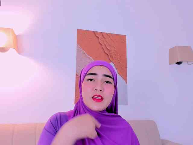 Malika-Noor webcam
