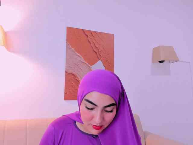 Malika-Noor webcam