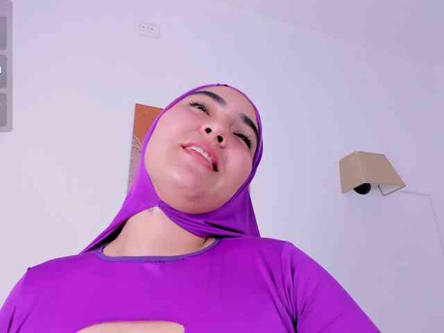 Malika-Noor webcam