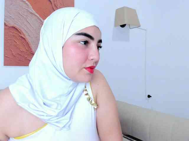 Malika-Noor webcam