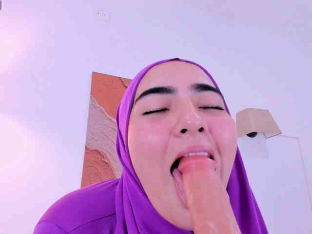 Malika-Noor webcam