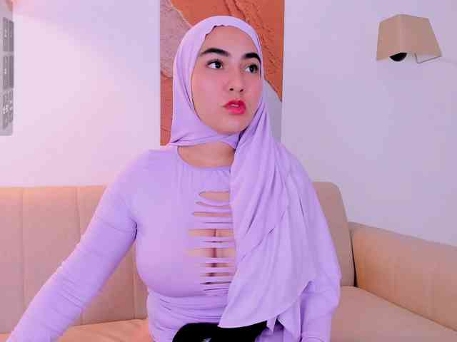 Malika-Noor webcam