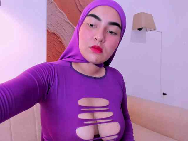 Malika-Noor webcam
