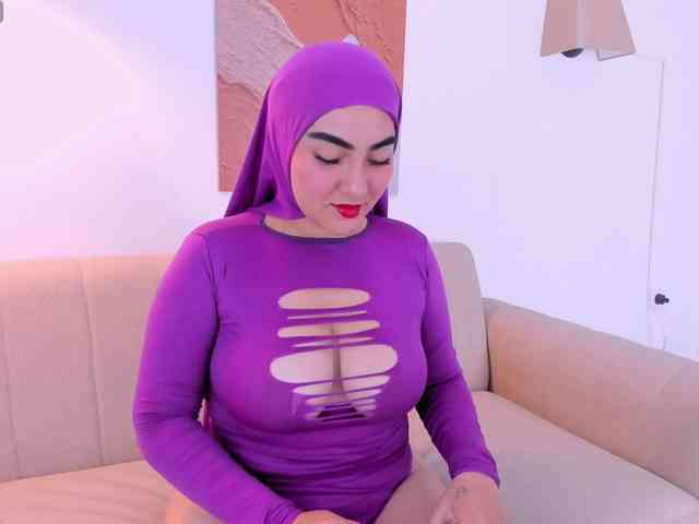 Malika-Noor webcam