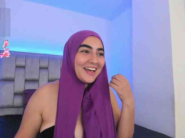 Malika-Noor webcam