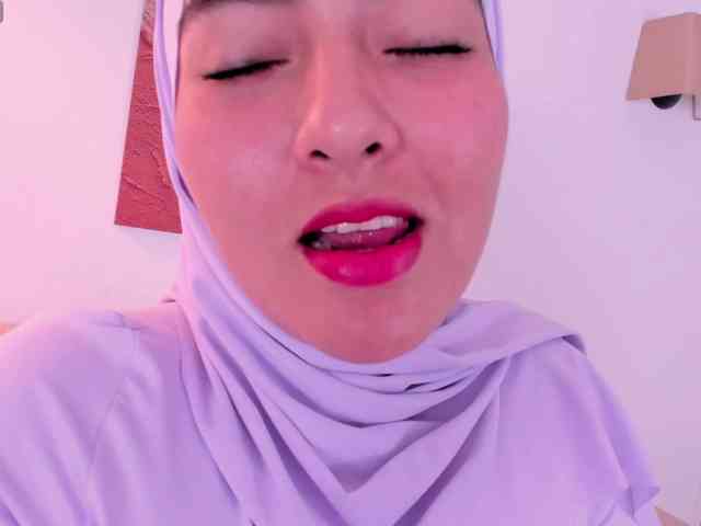 Malika-Noor webcam