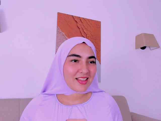Malika-Noor webcam