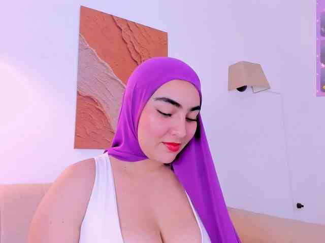 Malika-Noor webcam