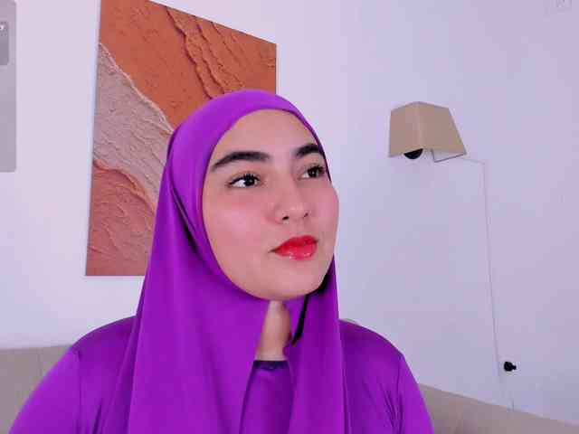 Malika-Noor webcam