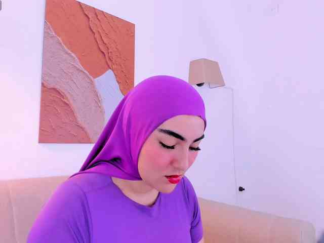 Malika-Noor webcam