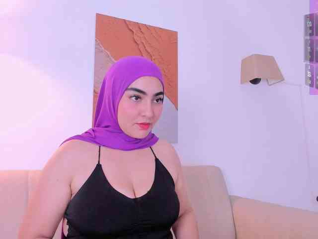 Malika-Noor webcam