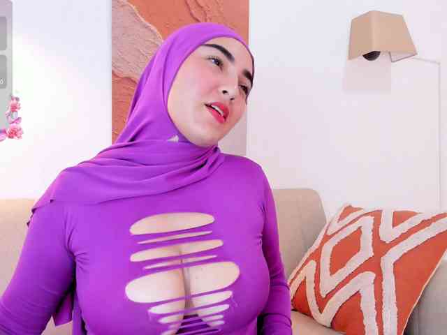 Malika-Noor webcam