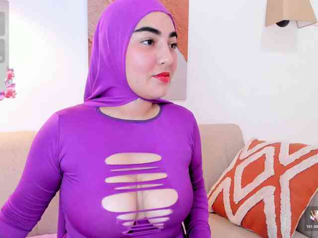 Malika-Noor webcam