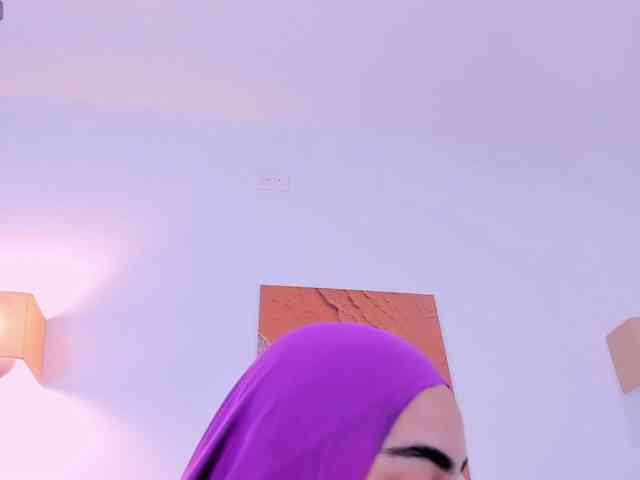 Model: Malika-Noor