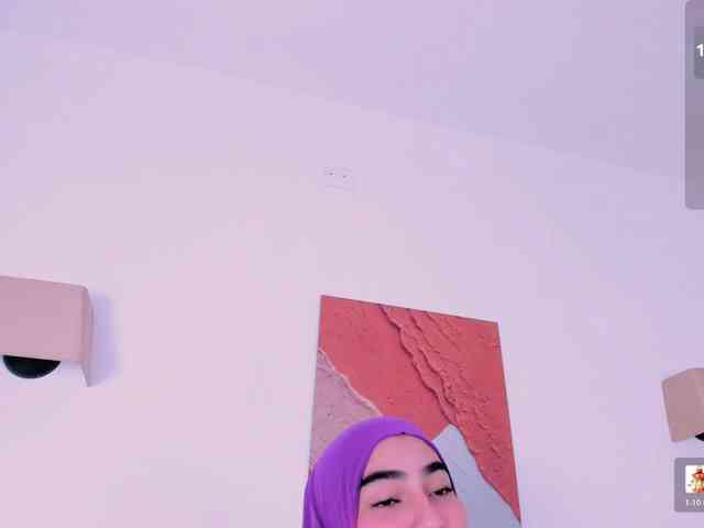Malika-Noor webcam