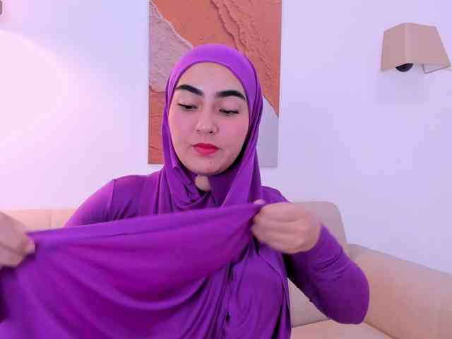 Malika-Noor webcam