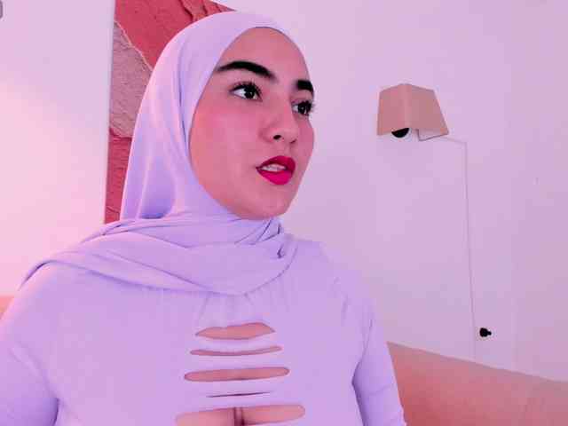 Malika-Noor webcam