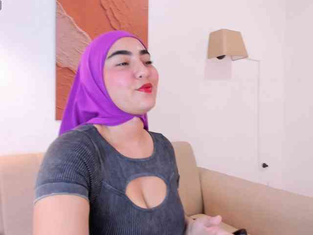 Malika-Noor webcam