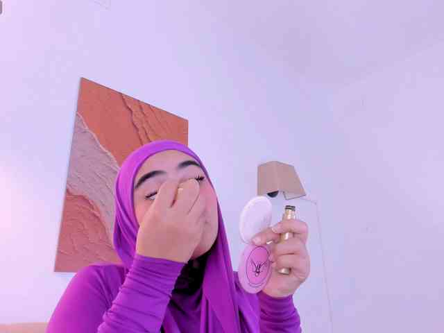 Malika-Noor webcam