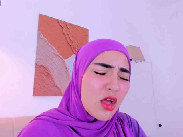 Malika-Noor webcam