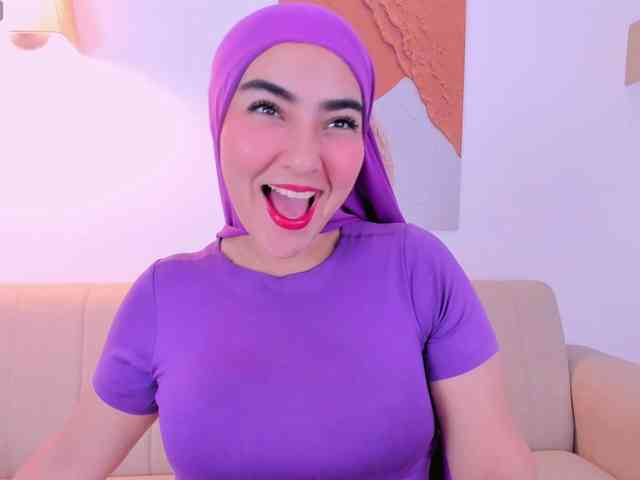 Malika-Noor webcam