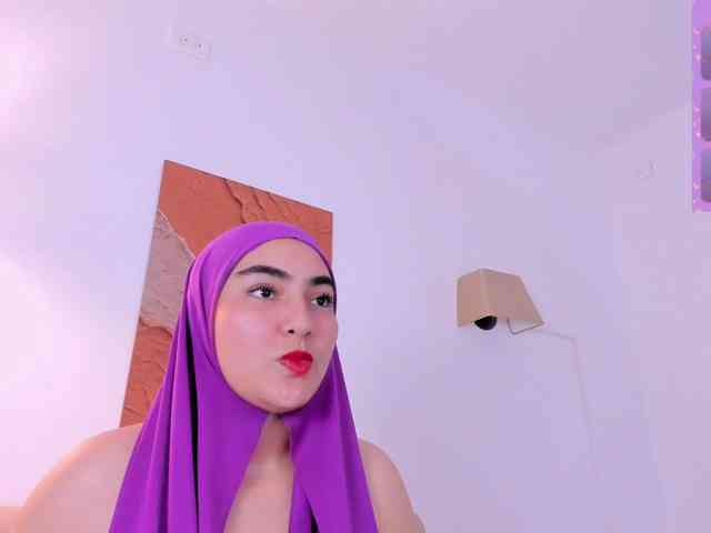 Malika-Noor webcam