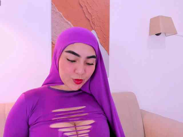 Malika-Noor webcam