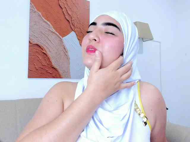 Malika-Noor webcam