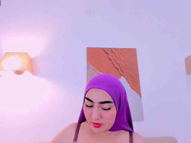 Malika-Noor webcam