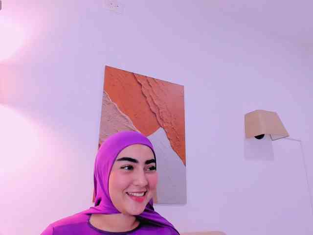 Malika-Noor webcam